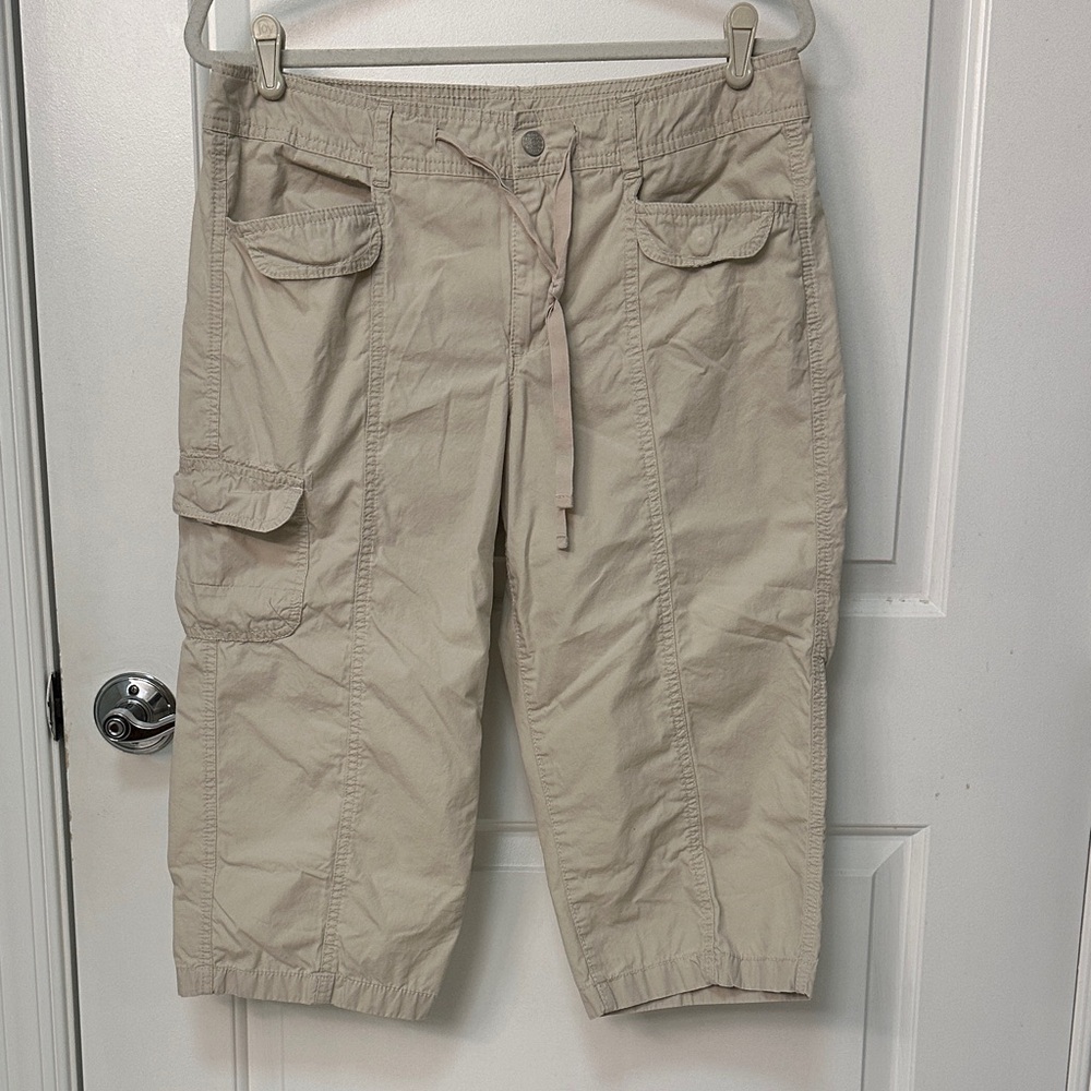 Bandolino Beige Capris with Pockets